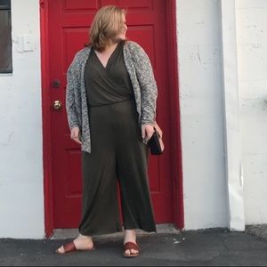 PLUS SIZE wide leg jumpsuit
